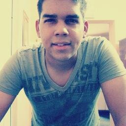 - Me segue logo, é mais rápido! 
“Quem se descreve, se limita” ;)