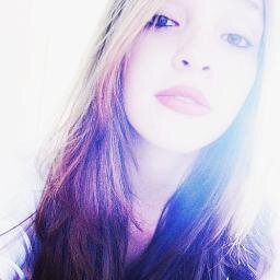 “Não suporto meios termos. Por isso, não me doo pela metade. Não sou sua meio amiga nem seu quase amor. Ou sou tudo ou sou nada”