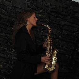 Sassofonista e cantante phone 0039 392 7295976 https://t.co/Pzj77qTRqa