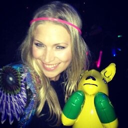 Aussie living in LA and working @capitolrecords - lover of travel, beach and live music. My views are my own