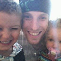father, gamer, worker, LoL, Heartstone, Minecraft, runescape, FTL,Twitch, streaming, food, neverwinter,