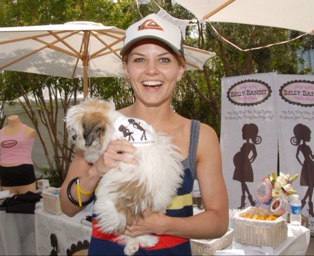 Hey my name is Ava. I´m @jenmorrisonlive ´s dog :) (Parody, not JMo)