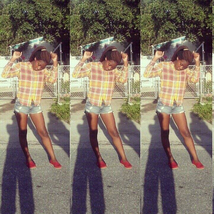 Im Rude Af With A Short Temper. DONT F.CK WITH ME. I Will Split Yaa. But Follow A DillardGirl !$$$$
