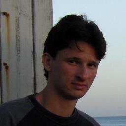 Veterinario. Doctor en Química Biológica. Investigador-Docente-Extensionista (FCV-UBA). Peronista de izquierda y Kirchnerista, muy hincha de Boca y Riquelmista.