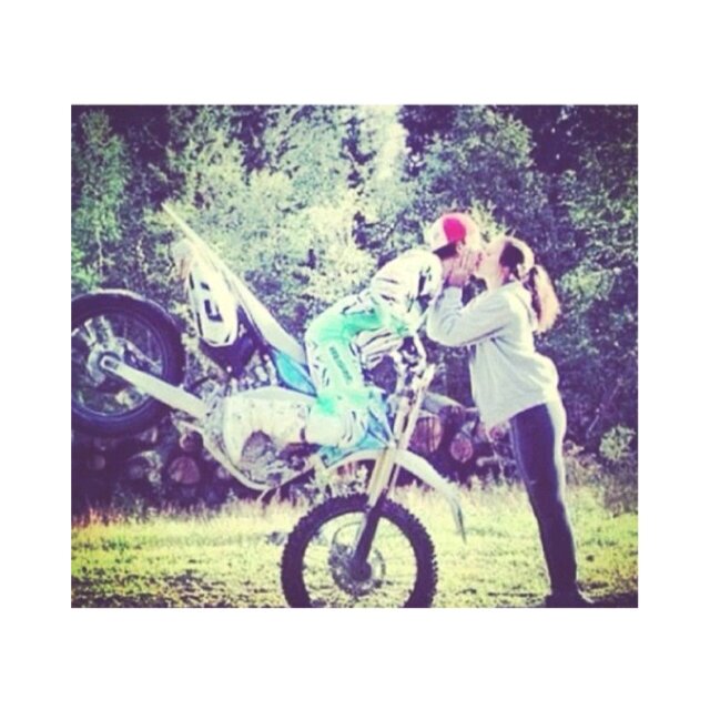 traviswhite441's profile picture. Isaid What yougonna do when shithits the fan?Are yougonna stand andfightlike aman?Andshow us youre ashardas you sayyou areOr yougonna run andgoget yourbodyguard