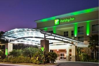 Convenient location to Daytona Intl Speedway, LPGA, USTA, & minutes from world famous beaches.  Full service restaurant & lounge, free WiFi, located on I-95.