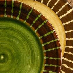 Vermont Potter living in the Mad River Valley. I make functional pots for the home and kitchen.