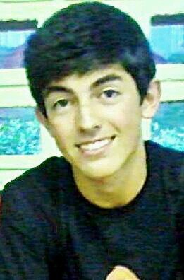 Palmeirense, feio pra kct, chato, boleiro, ruim de bola, mas sou humilde ;D