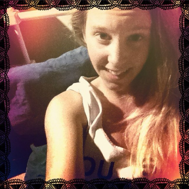 m0thzz's profile picture. i am totally and utterly in love with Jamie Campell Bower