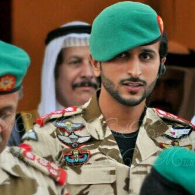 ‏( طَالِبٌ جَامِعِيْ ) لا رغبة لي ب الدّراسة لگن بِدَاخِلي أحلام گِبيرَه لن تُحقّقها إلاّ دِراسَتِي. ______________________________________ 
PIN:75694548