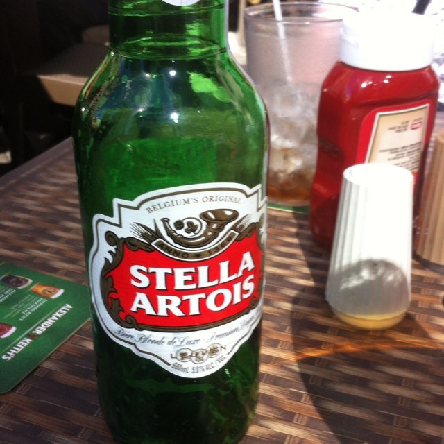 loribret's profile picture. 