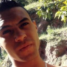 Sou Simpático, então desde já não confunda a minha simpatia com estar te dando bola, pois você irá cair do Cavalo - Insta :  http://t.co/bhMKcvPBxJ