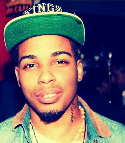 Miles Parks est un jeune chanteur, producteur, compositeur de Hip-Hop/R&B & Reggaeton d'origine Dominicaine.