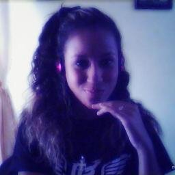 SoY Una Chama Muy Normal... Me Gusta Salir cn mis Amigos... SoY Feliz y muy Relax... xD