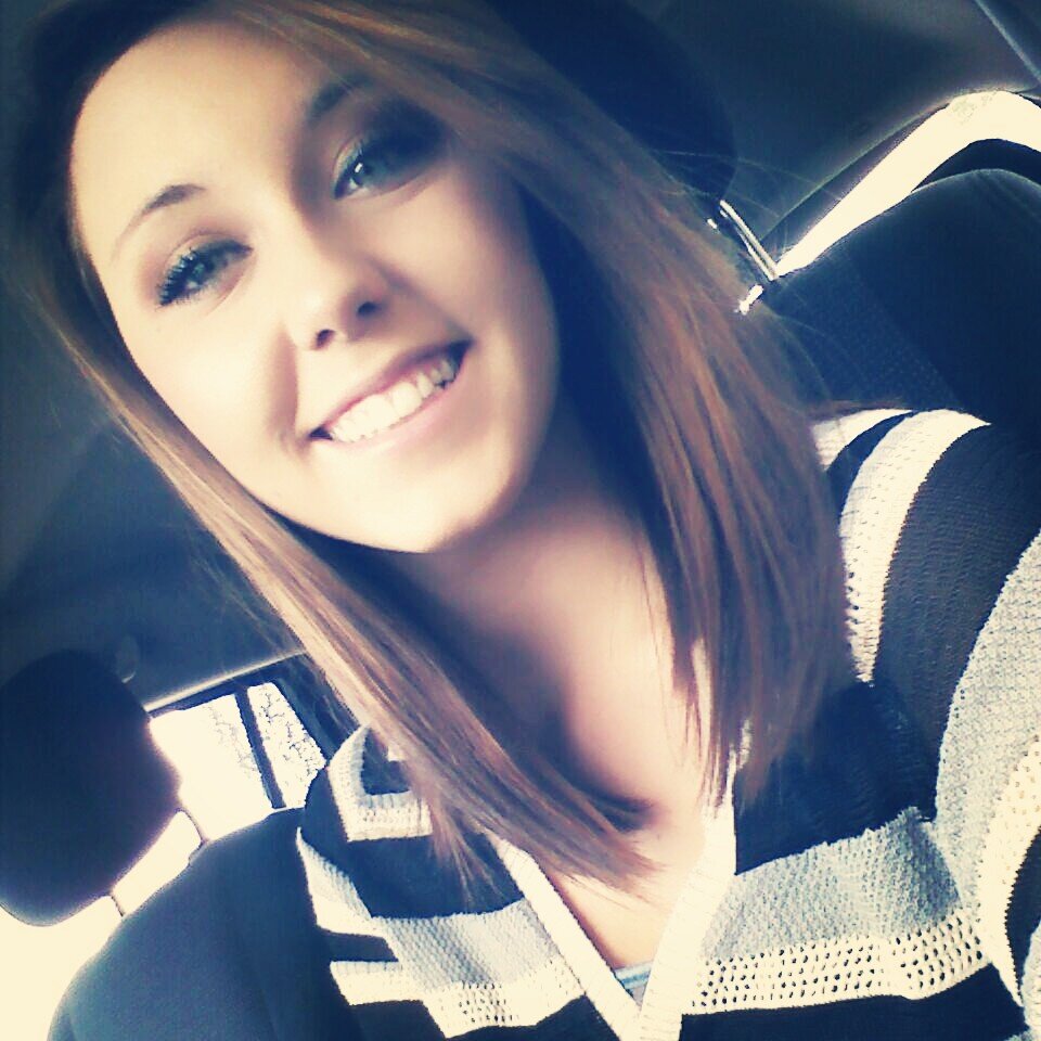 she used to tie her hair up in ribbons and bows, she used to sign her letters with x's and o's ♥