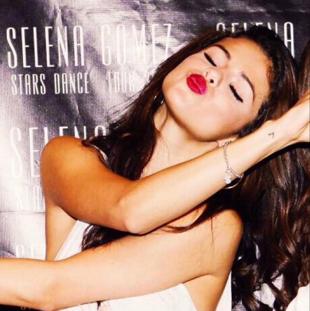 SelenaGWAU's profile picture. -poofs myself some more oreos-