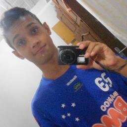 Seja feliz do jeito que você é, não mude sua rotina pelo o que os outros exigem de você simplesmente viva de acordo com o seu modo de viver.