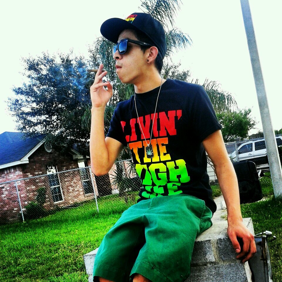 AbelardooCash's profile picture. 19, Let's just say I'm pretty chill. I follow back. Follow me on instagram @Abelardoo23 #Boss #EDM