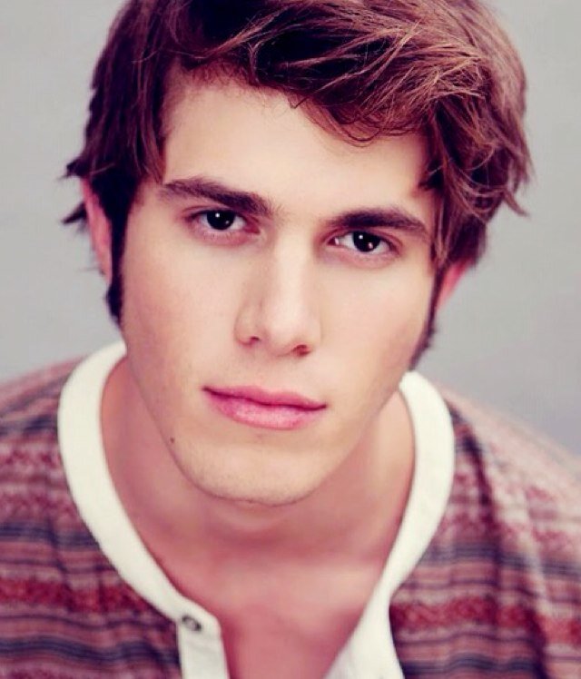@blake_jenner's brazilian fan clube, Adair, Guilherme e Jessica. Since: 22/08/2012 // Blake replied on 08/10/2012 *-* http://t.co/l31UgNTKpK