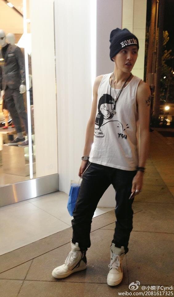 อู๋อี้ฟานพาไปไหว้แม่ที่แคนาดา