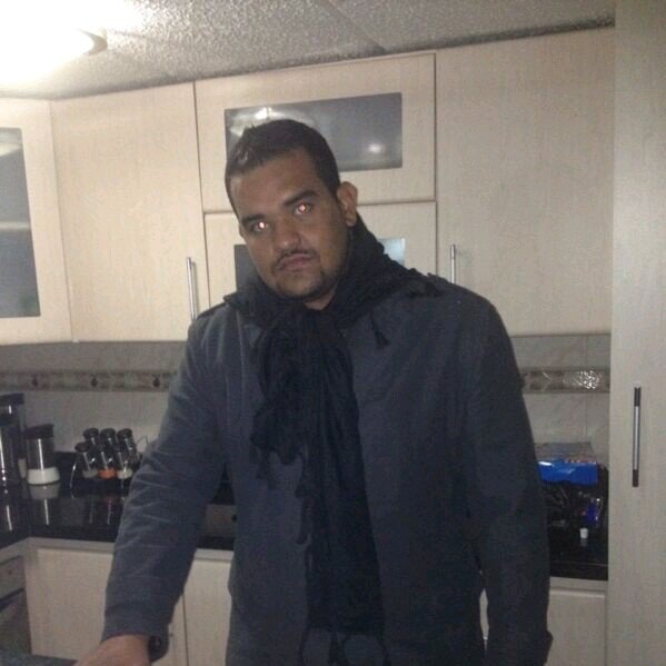 robertozg1203's profile picture. 