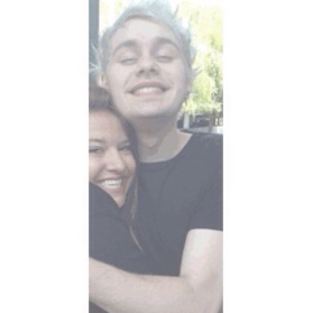 You and Michael would be perfect together. You would be that cute couple who makes youtube videos+hold hands. Never forget that Michael loves you. Xx @ACIDCXLUM