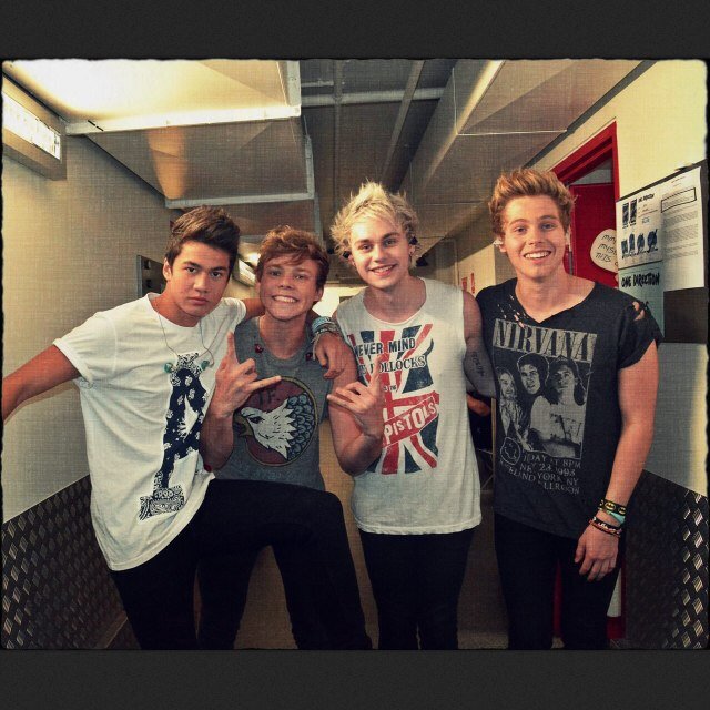 5SOS Family from North Carolina ... @malumprada @500years0winter