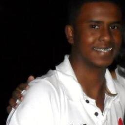 19 anos, solteiro, cursando administração *-*