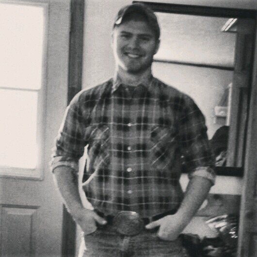 Country boy, sports lover and i love working out. I work hard and play even harder.