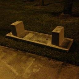Yeah I'm that nigga that flips the benches...shit ain't magic