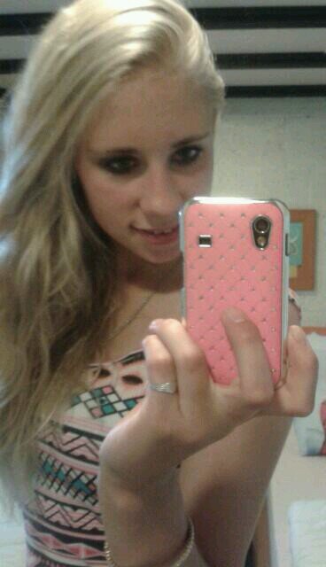 16 jaar. hou van me moppies xx.