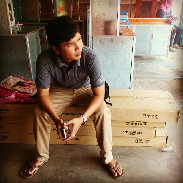 GLORY Man Utd  |  Alhamdulillah  |  Aquascape and Shrimp Enthusiast  |  Cappuccino and Chocolate addict  |  S.TE  |  Entrepeneur