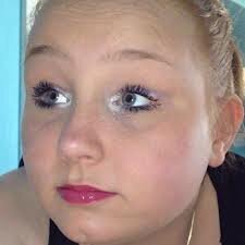 si crees que no te quiero dame una punalada y en cada gota de mi sangre veras tu imagen grabada