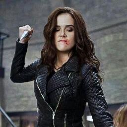 An Indonesian Vampire Academy Fanbase. Follow us for updates and some random pictures and random tweets too :)