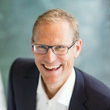 Kommenterar elmarknaden, elbranschen mm. 
Säljare på Mälarenergi AB.
Gillar smarta energilösningar, solel och elbilar.