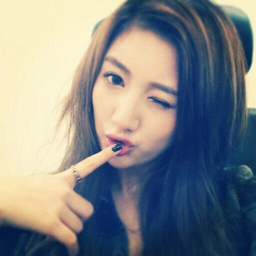 EvoL, J-DA(Kim Yeonju)bot.  
Not real.  Korean,Japanese only.  
follow→＠,ByeBye→block