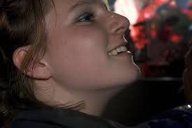 lafifimarti125's profile picture. El humor existe para recordarnos que por muy alto que sea el trono en que uno se siente, todo el mundo utiliza su trasero para sentarse.