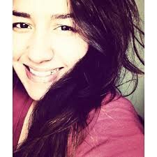 Un beso tiene derecho de interrumpir cualquier frase.