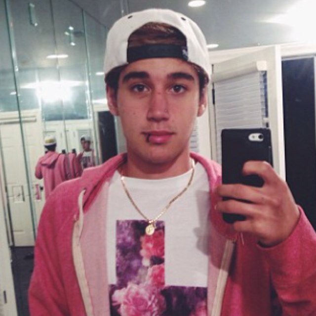 I love Janoskians, One Direction and Millions of youtubers. My last account got hacked causing me to loose my Ariana, Jai, Cody Simpson and more follow