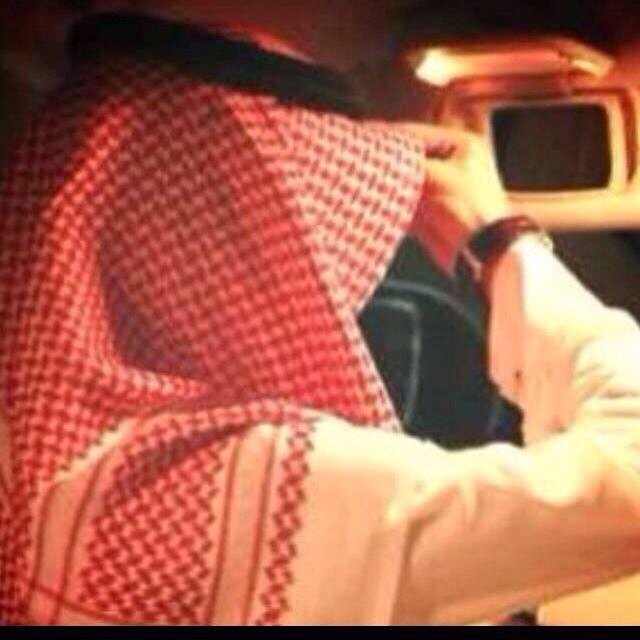 أسعى للرقي ديناً وخُلقاً و فكراً .. فقيرٌ إلى الخالق ، و غنيُ عن خلقه . تغريداتي متنوعة وهي من منقولاتي ولاتحكي عن نفسي بعضها مجرد/نصوص أعجبتني