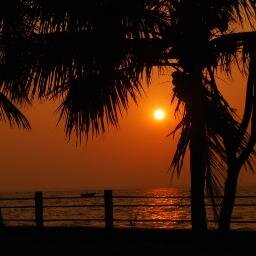 Eco friendly resort at Kumarakom with Lakeside & Lake facing Cottages.