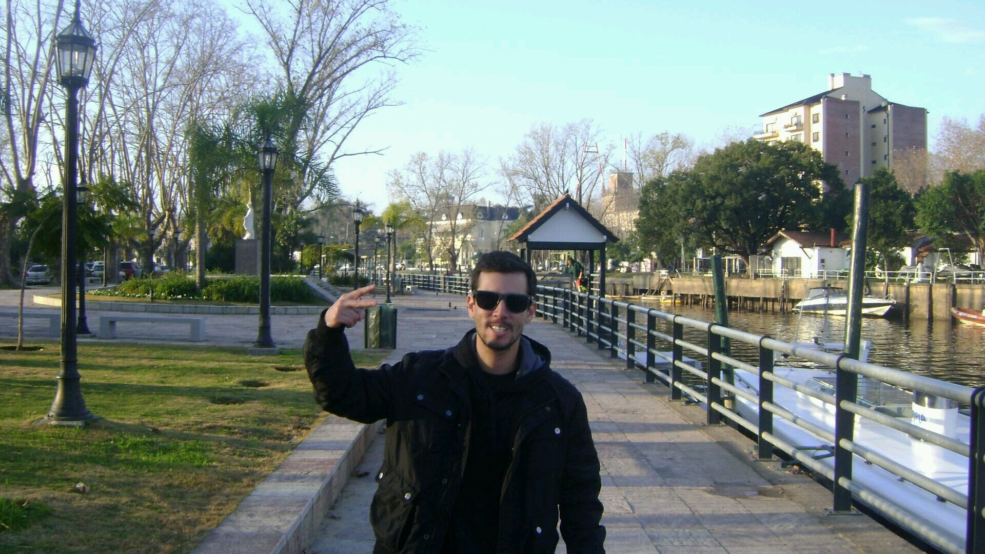 Regreso con la mente envenenada, con la furia en la mirada, con palabras q cortan más q un filo de espada!