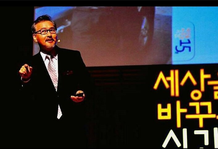 •택시운전의 달인이 되고 싶은 17년 차, 택시기사
•서울개인택시협동조합 이사장 •VISION-TAXI대학 총장? •택시문화&정책연구소장 •강연가 •NLPer