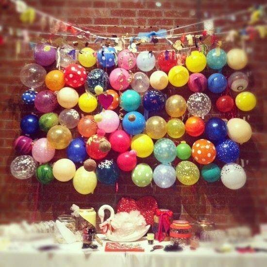 We offers Decorator and Party balloons, custom, printed balloons, We'll print both small and large orders, and have delivery available Australia wide.