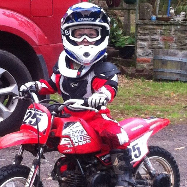 Baz237's profile picture. 