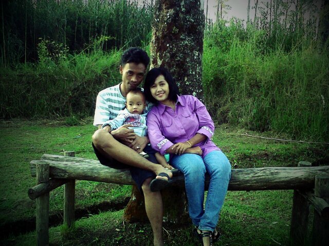 Seorang istri dan Ibu dari Darrel Alfarra Yusuf