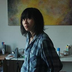 Mum of a wonderful little boy, renovating an extravagant old house in Montréal in Ardèche, painter between dogs and wolves, newbie in knitting and crocheting