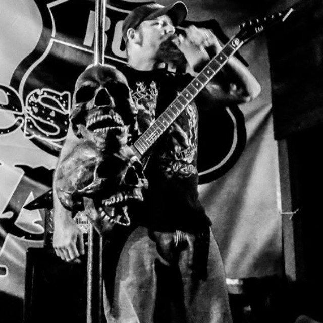 Destroyer of http://t.co/mRwPLAiTrT wife's old man,my two daughter's father.Right Wing knuckle dragger packing heat.Come get some.