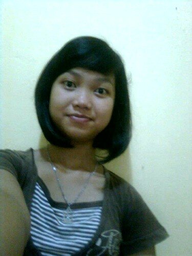 ,,aku gk peduli org mau berkata apa tentang aku .

,This is my life .
,Not your life .