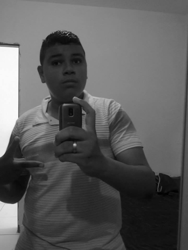 Um jovem em busca de ser um grande ator meu maior sonho...